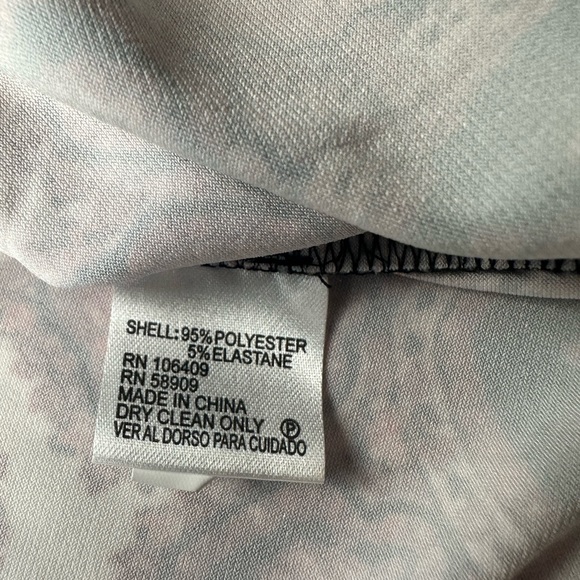 Antonio Melani patterned dress. Stretchy, faux wrapped skirt. Cowel neck. Size S - Picture 9 of 9